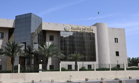 إطلاق خدمة العمرة المباشرة بدون مكاتب خارجية