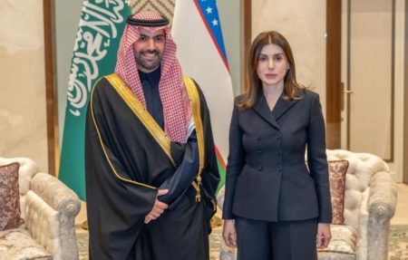 وزير الثقافة يلتقي رئيسة صندوق تنمية الثقافة والفنون في أوزبكستان