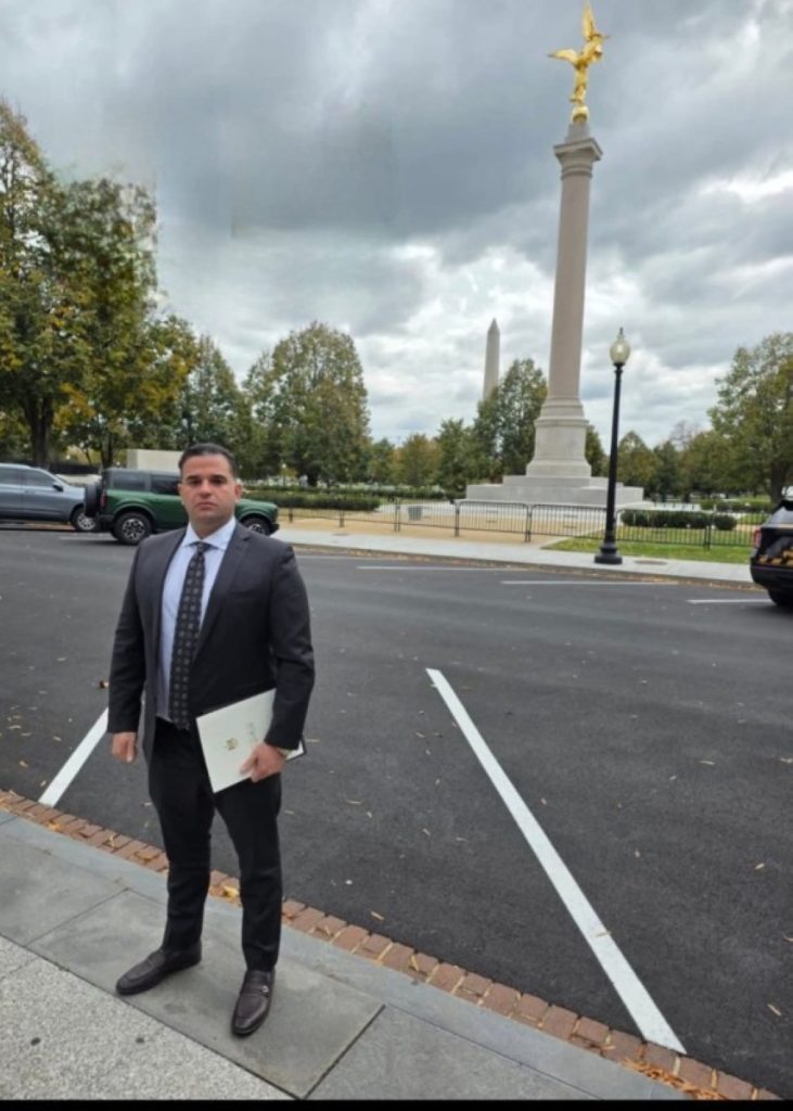 لماذا تأجّلت زيارة موفد ترمب إلى العراق؟