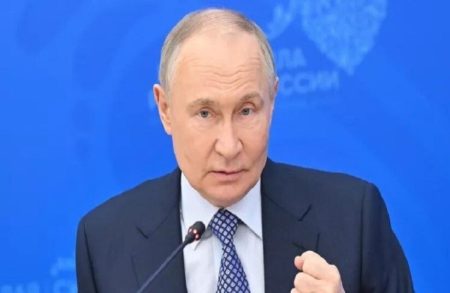 زيلينسكي يطالب أمريكا بالسلاح.. وبوتين: قادرون على مواجهة التهديدات