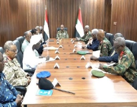 دعا لتعبئة شعبية عامة.. مجلس الأمن والدفاع السوداني يرحب بمقترحات السلام