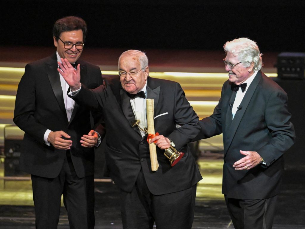 رسائل سياسية وإنسانية في افتتاح مهرجان القاهرة.. وتكريم مؤثر للراحلين