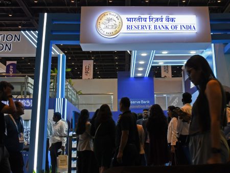 بنوك عالمية تستحوذ على حصص في بنوك هندية