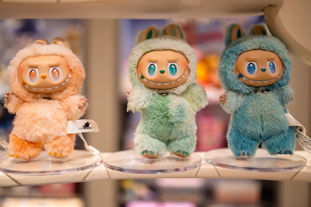 “سوني” تراهن على هوس “لابوبو” وتحول الدمية الصينية إلى فيلم