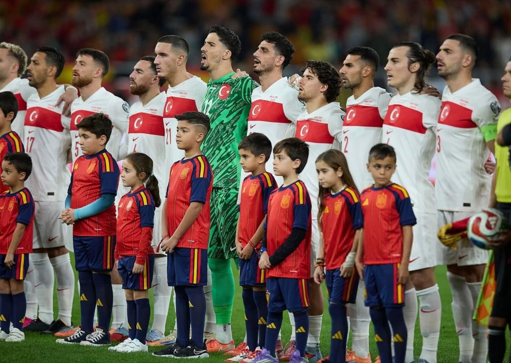لاعبو منتخب تركيا يتعرضون للسرقة في إسبانيا