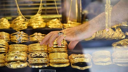 سعر الذهب في السعودية اليوم الثلاثاء 13-5-1447 لكل الأعيرة