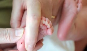 استشاري: الفحص المبكر لحديثي الولادة ينعكس على صحة الأطفال في سنواتهم الأولى