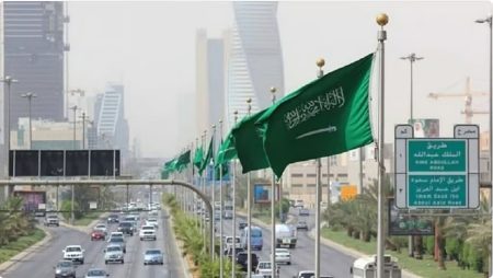 طقس الإثنين: سحب رعدية ممطرة مصحوبة برياح نشطة على عدة مناطق