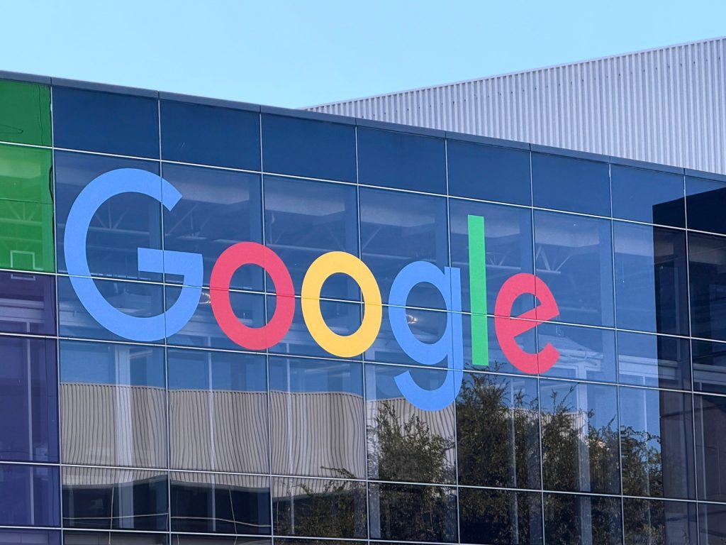الحكومة الأميركية تضغط لتفكيك أنشطة غوغل في الإعلانات الإلكترونية