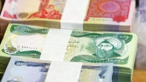 سعر صرف الدينار العراقي يرتفع مقابل الدولار بنهاية الأسبوع