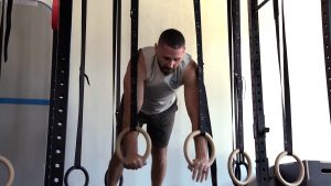 تمارين “كاليسثينيكس” تغزو الصالات الرياضية.. هل هي بديل حقيقي لرفع الأثقال؟