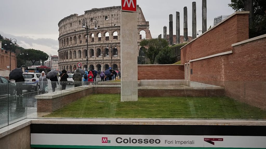 فيديو. روما تفتتح محطات جديدة لمترو سي قرب آثار الكولوسيوم