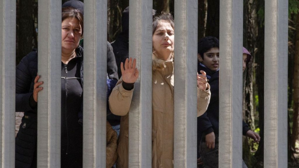 “مراكز عودة” وعقوبات صارمة.. دول الاتحاد الأوروبي توافق على تشدد كبير في سياسة الهجرة