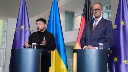 ميرتس يلتقي زيلينسكي الأثنين ويبحث مع قادة أوروبيين مسار الحرب في أوكرانيا