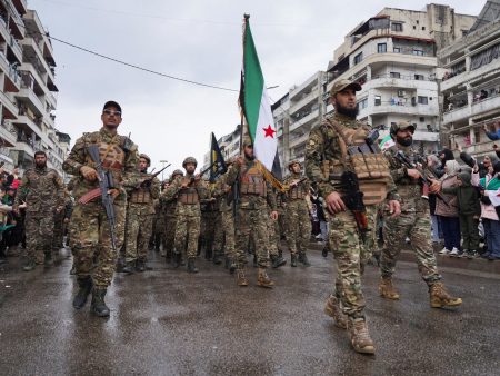 “يا غزة حنا معاكي للموت”.. هتافات الجيش السوري دعما لغزة تلفت الأنظار