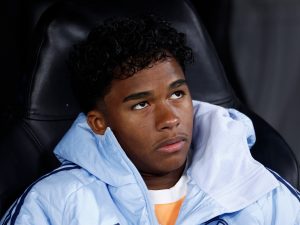 إندريك حبيس دكة ريال مدريد.. فهل يلقى نفس مصير فيتور روكي ببرشلونة؟