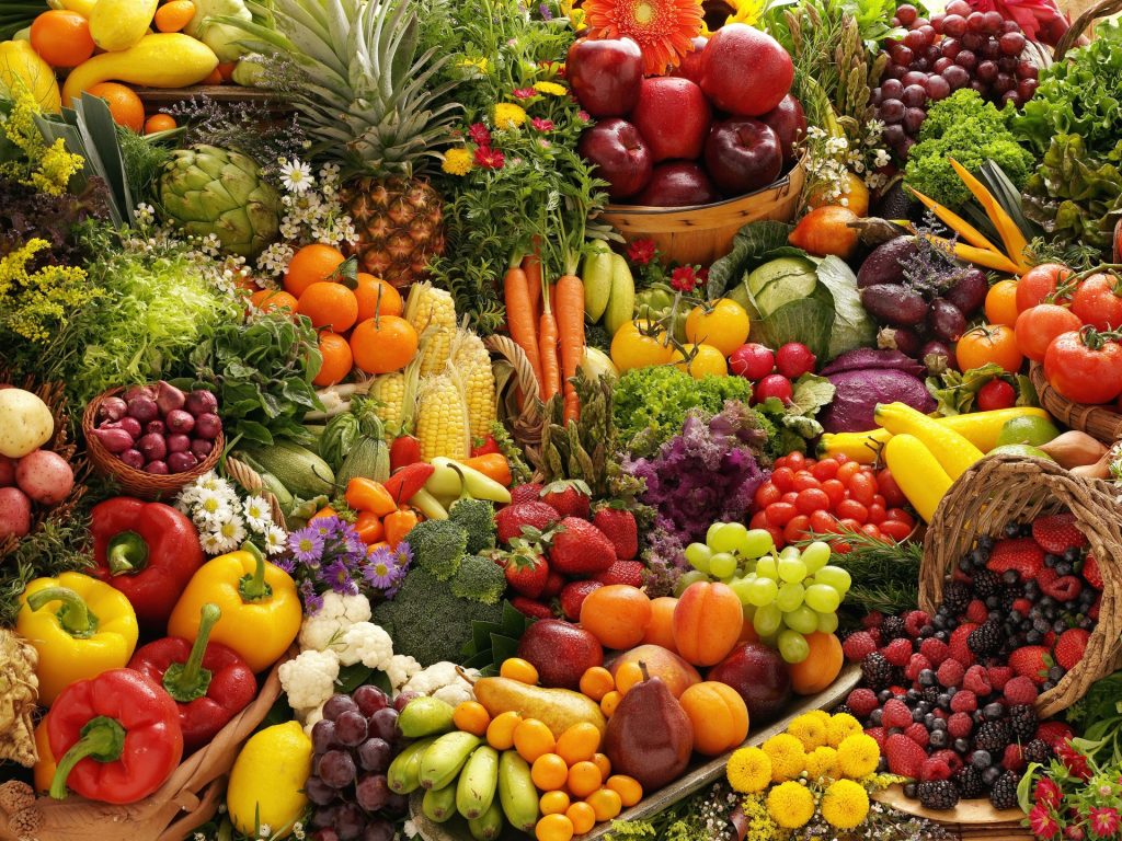 تناول الأطعمة الموسمية الطازجة يغنيك عن اتباع الحميات الغذائية