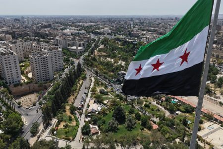 4 أسئلة تشرح كيف يؤثر إلغاء قانون قيصر على معيشة السوريين؟