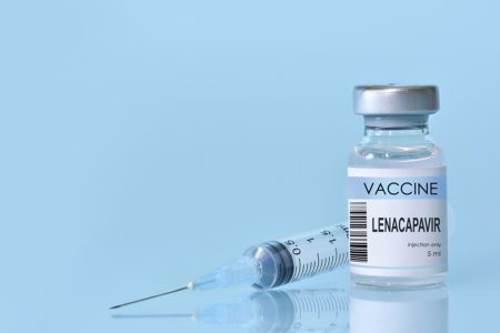 ليناكابافير Lenacapavir هو دواء يستخدم لعلاج عدوى فيروس نقص المناعة البشرية (HIV) (بالاشتراك مع مضادات فيروسات أخرى).