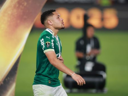 شاهد.. روكي يهدر هدفا بطريقة غريبة ويحرم برشلونة من مليون يورو