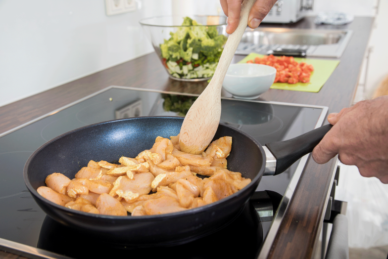 أين تختبئ “المواد الكيميائية الأبدية” في مشترياتك؟