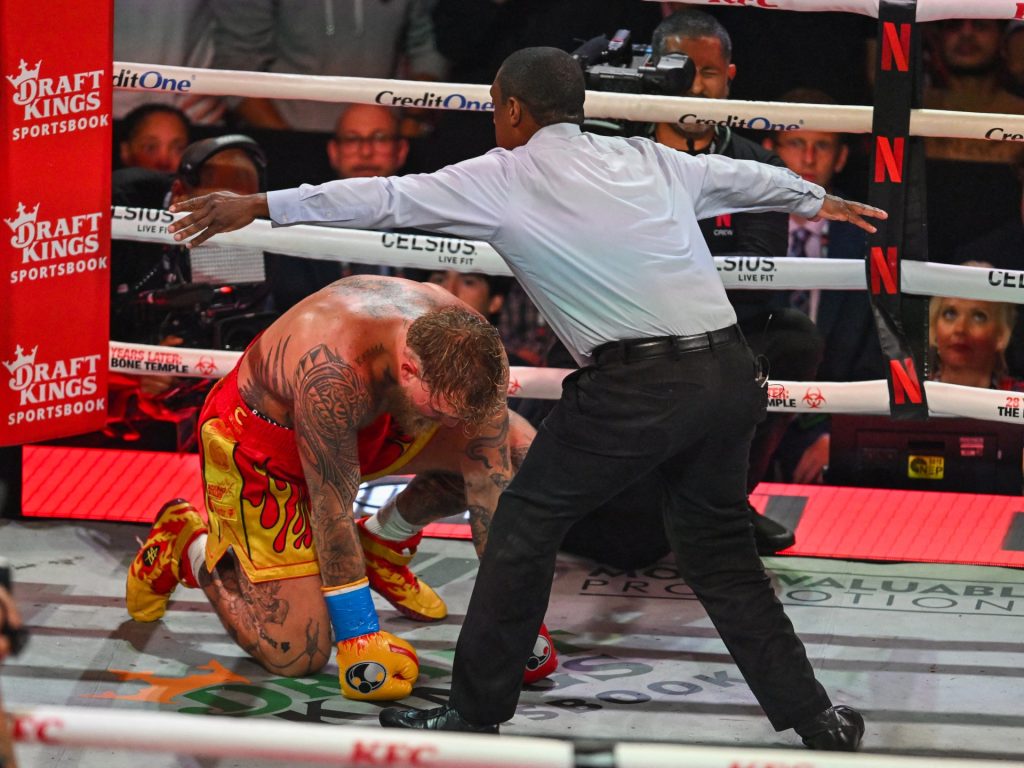 ماكغريغور يسخر من جيك بول بعد إصابته المروعة