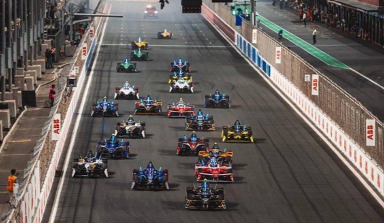 حلبة كورنيش جدة تستضيف سباق جدة "إي بري 2026" للسيارات الكهربائية فبراير القادم