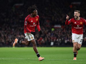 زيدان جديد في اليونايتد.. شاهد هدف دورغو “الخرافي” ضد نيوكاسل