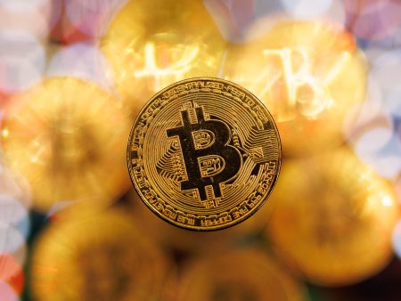 بيتكوين تهبط إلى أقل من 90 ألف دولار وسط مخاوف من الذكاء الاصطناعي