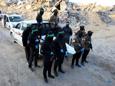 كاتب إسرائيلي: هل علينا أن نخشى نجاح حماس في إعادة جثث الأسرى؟