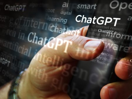 دعوى قضائية ضد “شات جي بي تي” لتشجيعه رجلاً على قتل أمه ثم الانتحار