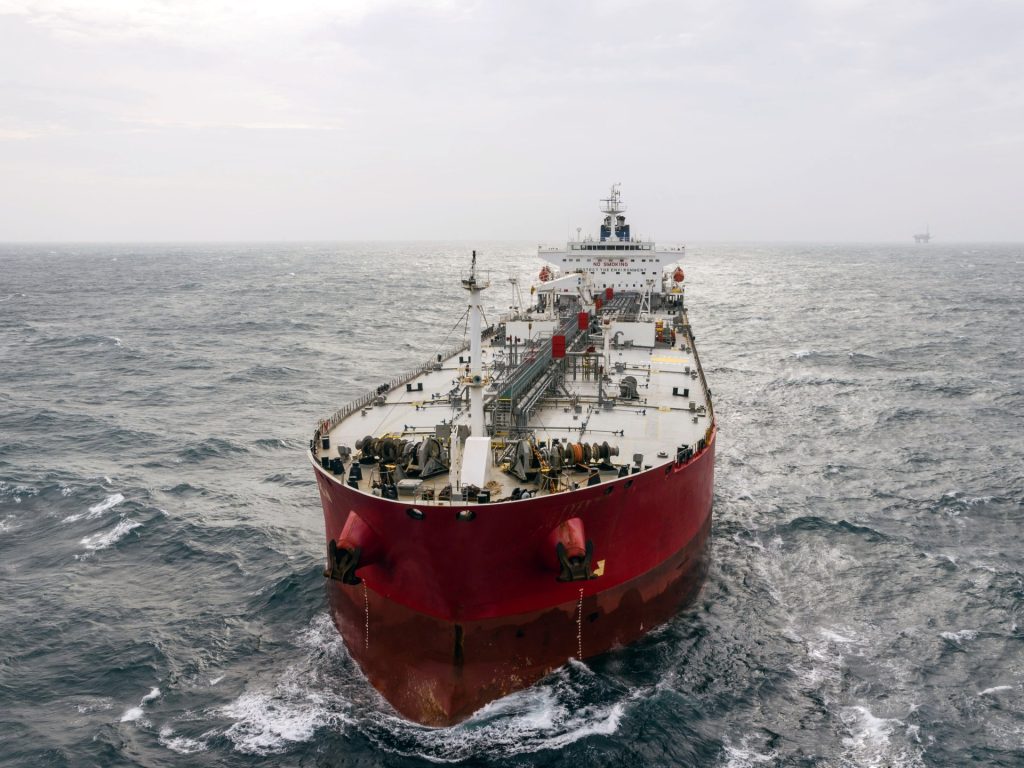 بلومبيرغ: نقص ناقلات النفط في العالم يتفاقم