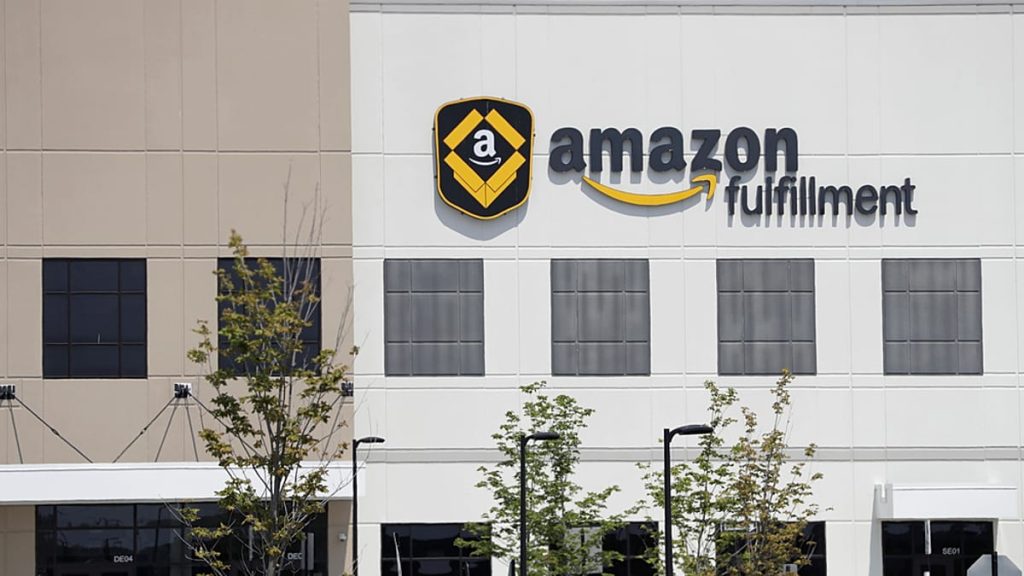 تخفيضات جديدة في أمازون: تسريح 16 ألف موظف والتركيز على خفض البيروقراطية