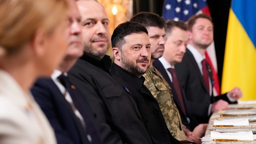 مفاوضات أبوظبي: محادثات “بنّاءة” بين موسكو وكييف وواشنطن.. وجولة جديدة على الأبواب