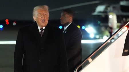 “ديسكومبوبيتور”.. ترامب يكشف عن سلاح أمريكي “سري” شلّ دفاعات فنزويلا وحيّد التكنولوجيا الروسية