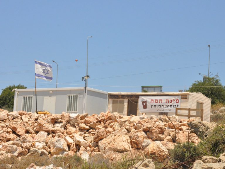 كيف تحولت بؤرة “هار بيزك” إلى مستوطنة رسمية في وقت قياسي؟