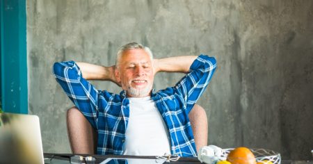 “المسنون الخارقون” يتحدون الشيخوخة.. 5 سلوكيات أساسية تُساهم في إطالة العمر