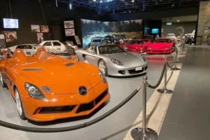 «روبوت» يُقدّم القهوة بين سيارات الأردن الكلاسيكية – أخبار السعودية