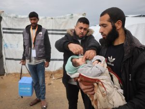 استئناف حملة التطعيم الاستدراكية للأطفال في غزة
