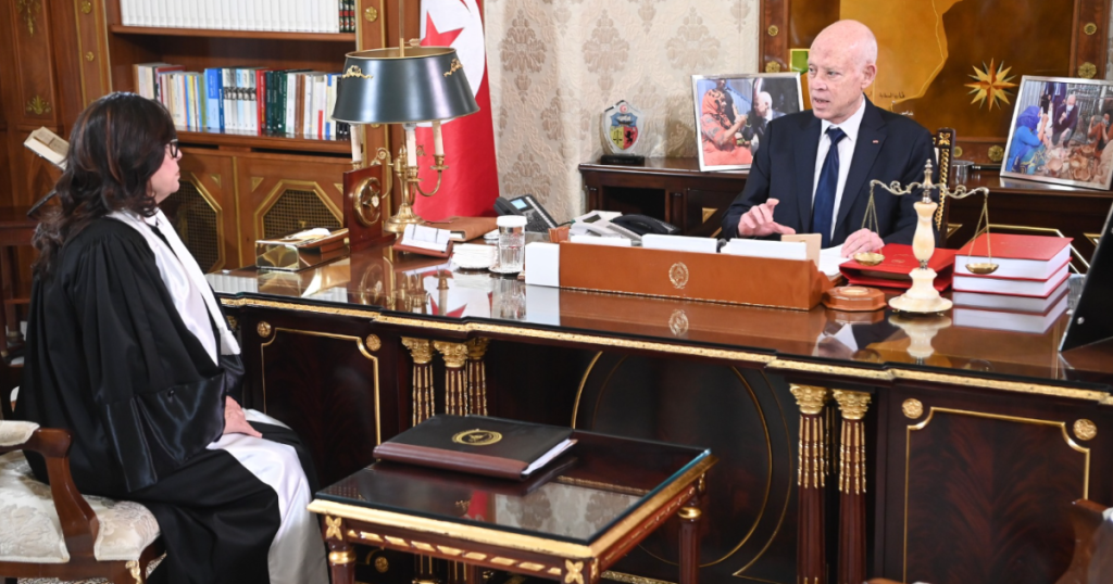 خسائر بأكثر من مليار دينار في 11 مؤسسة عمومية بتونس