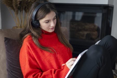 كيف تنقذك الأصوات “الوردية” و”البنية” من فوضى الأفكار؟