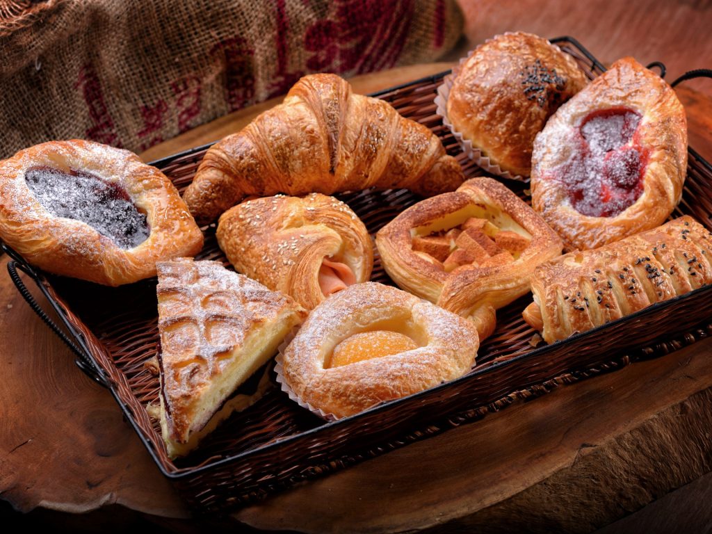 حلويات بلا سكر.. بدائل طبيعية تمنح المخبوزات حلاوة صحية