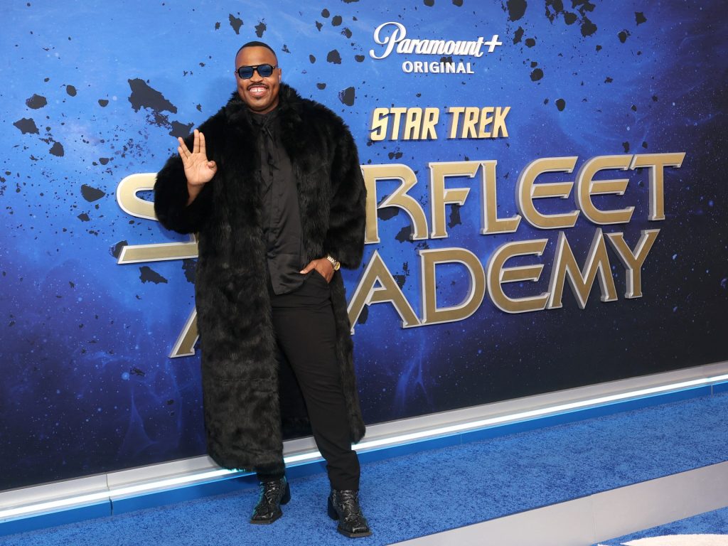 قراءة الحاضر من بوابة المستقبل.. أبرز مسلسلات الخيال العلمي في 2026