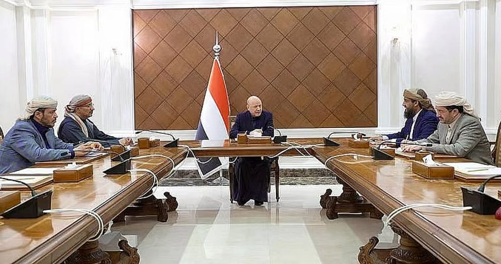 اليمن.. تعيين محافظ لعدن وقيادات عسكرية بحضرموت