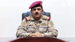إعفاء وزير الدفاع اليمني وإحالته للتقاعد