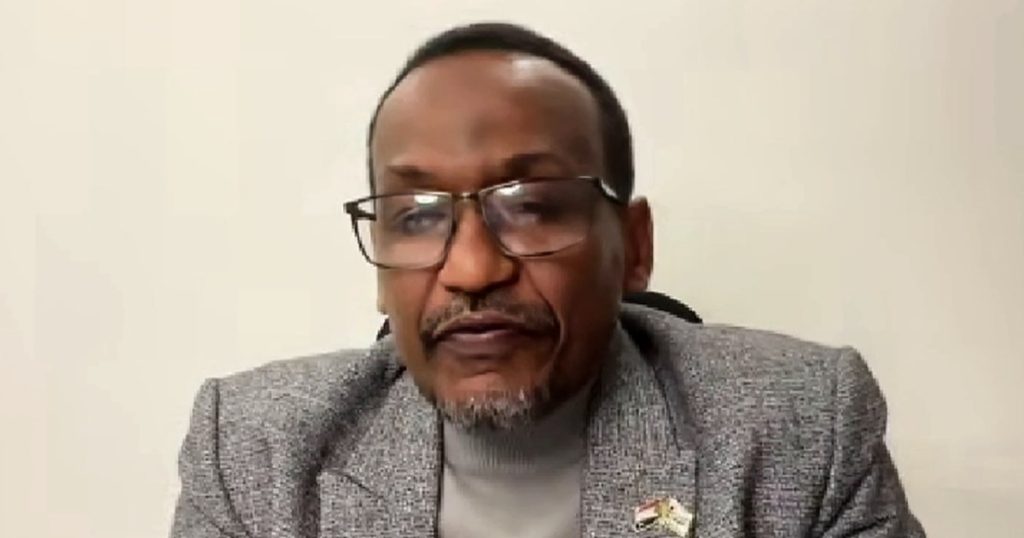 مذيع الجزيرة مباشر يتهم “تأسيس” باحتجاز الصحفي السوداني معمر إبراهيم