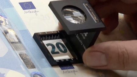 “هدنة قصيرة” بالأسواق العالمية بعد تراجع ترمب عن تهديداته لأوروبا