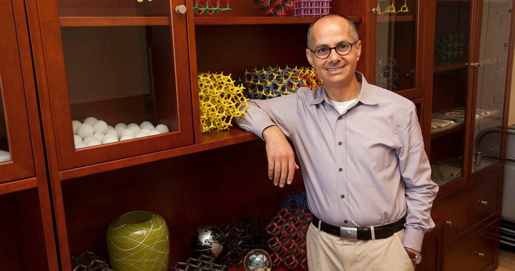 عمر ياغي الحاصل على نوبل الكيمياء للجزيرة نت: هذا ما سينجزه العلم في 2026