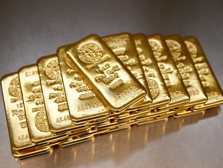 أفضل أداء أسبوعي للذهب منذ 2008 وتوقعات بقمم جديدة