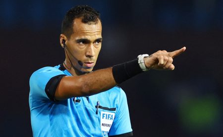 تأخير إعلان حكم مباراة المغرب ضد الكاميرون في كأس أفريقيا يخلف جدلا واسعا